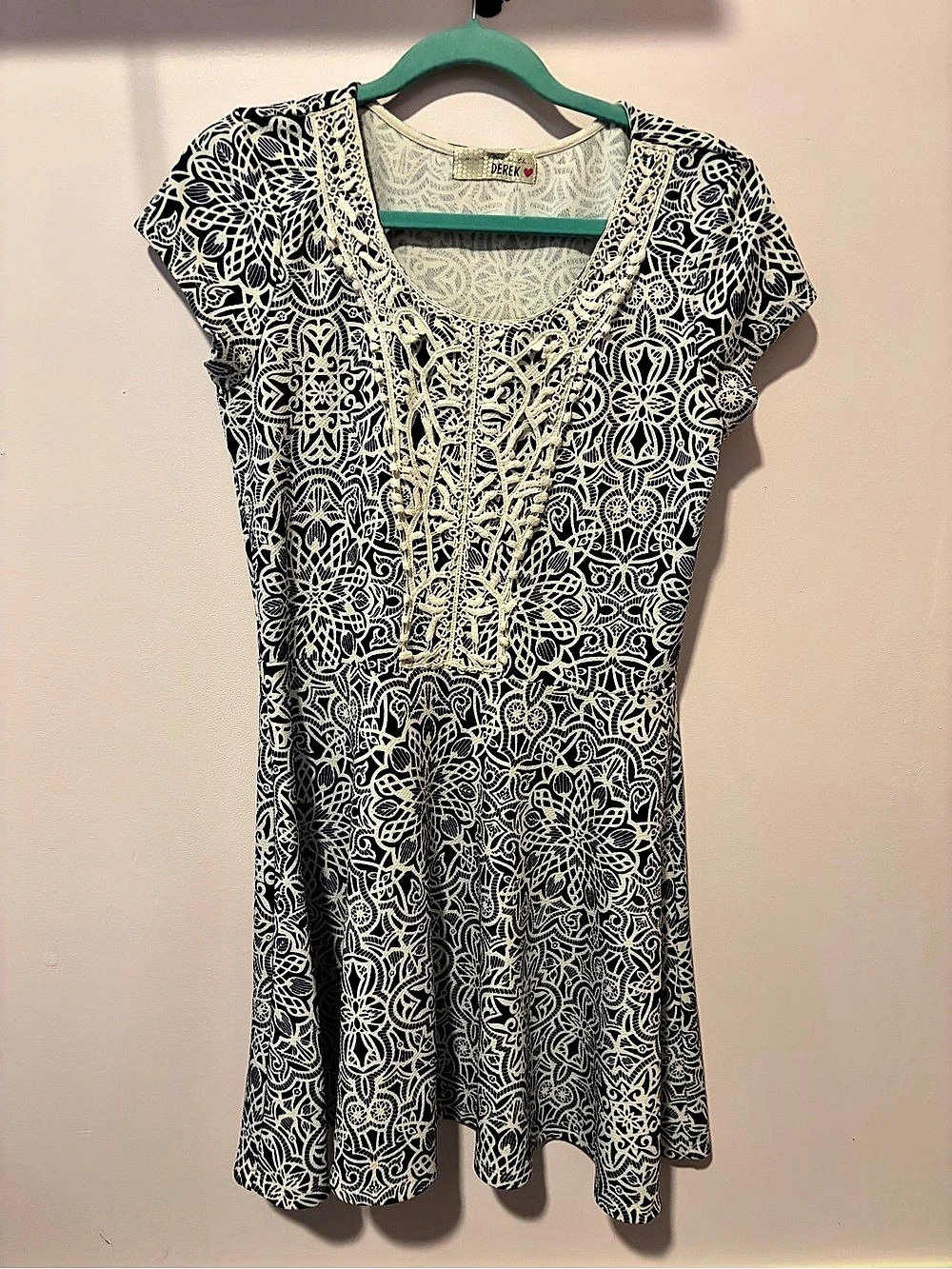 Love, Derek Floral Mini Dress in Navy & White Like New